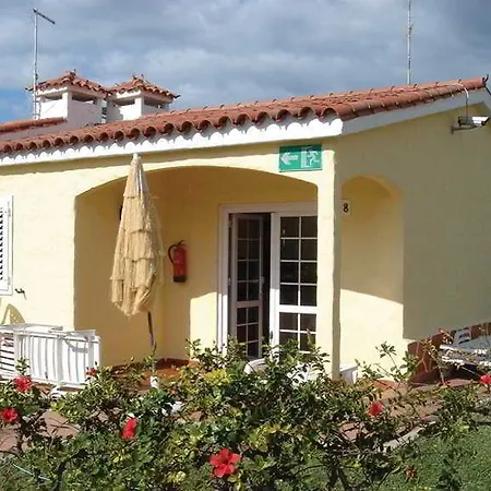 阿多尼斯别墅酒店 公寓 *