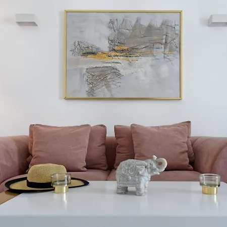 Adonis Apartman