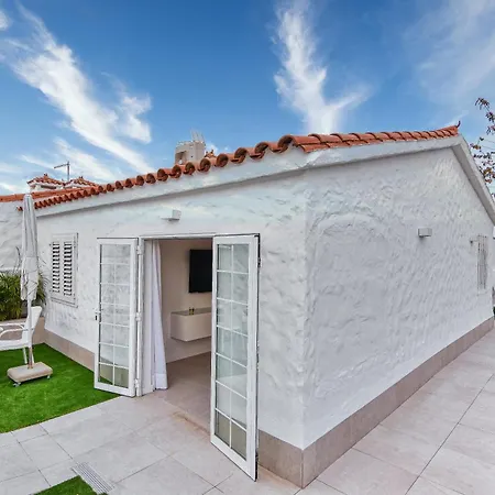 Adonis * 플라야 델 잉글스